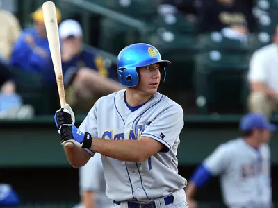 Jacks erupt for 20 against Saint Louis