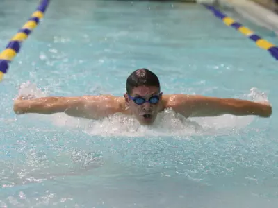 SDSU Men split double dual