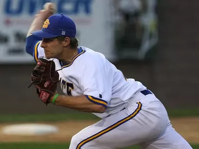 Jackrabbits split Sunday twinbill