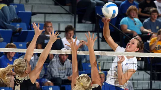 Jacks hang on to beat Oakland, 3-2