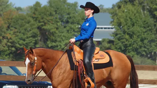 Barta leads Western riders in Fargo