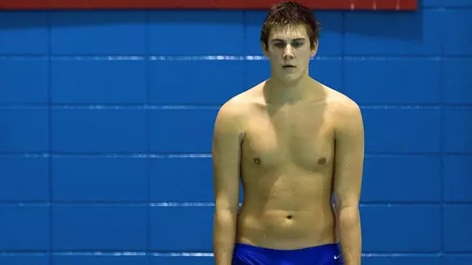 Schoreit breaks school record