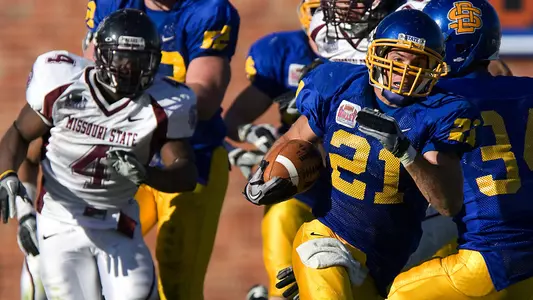 Jacks blitz Bears, 31-10