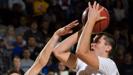 Jackrabbits blow by Comets