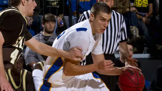 Bulldogs bounce Jackrabbits in Georgia