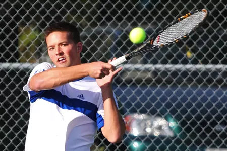 Jacks win one of three in Illinois