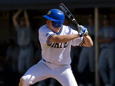 Jackrabbits win again in 10, down Minnesota