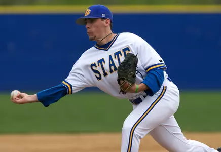 SDSU baseball team splits