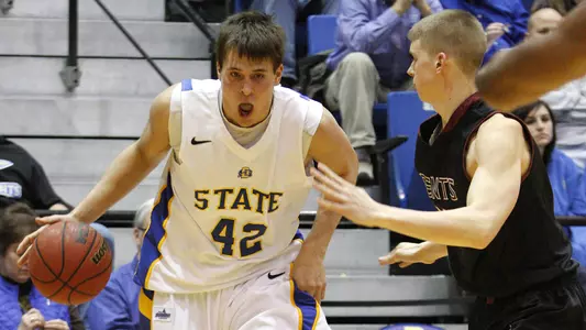 SDSU men cruise past Centenary