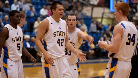 Watch the Jacks at Oakland men's game live