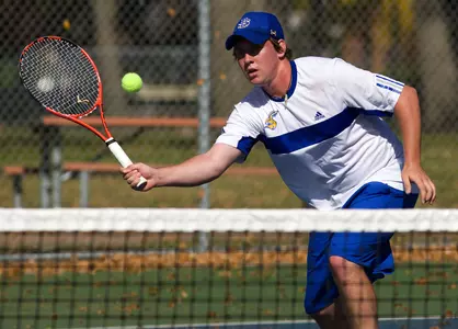 Thorp leads Jacks in Omaha