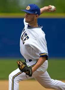 Jacks sweep Summit awards