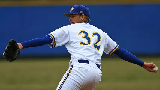 Jackrabbits win again, 8-2