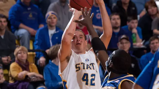 Dykstra leads Jacks past Western Illinois