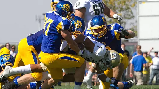 Jacks continue playoff run in Fargo