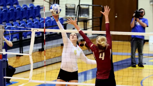 Volleyball falls to IUPUI on Pink Night