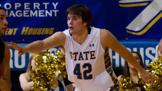 Rabbits wrangle Mustangs for first win