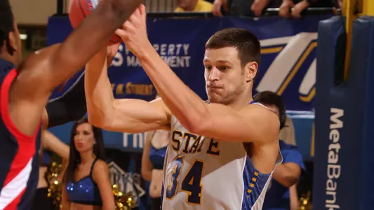 Jackrabbits tame Wildcats, 75-56