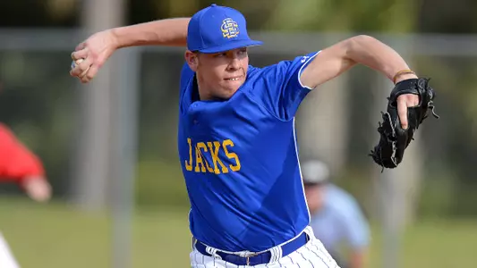 Jacks sweep Sunday doubleheader