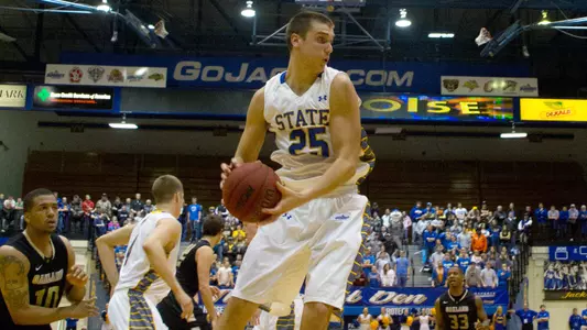 Racers outrun Jackrabbits