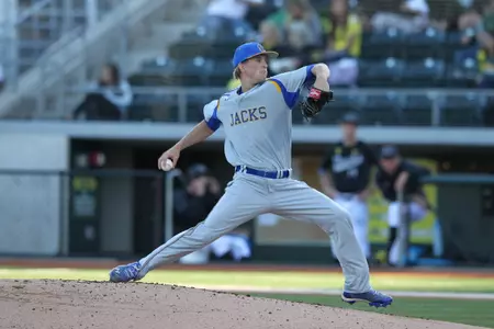 Late Oregon rally sinks Jacks