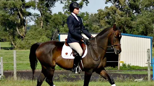 Equestrian Tops Alabama and NDSU in Exhibition