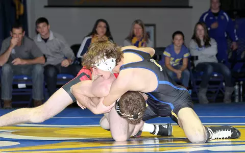 Jacks Fall at #18 Wyoming, 32-10