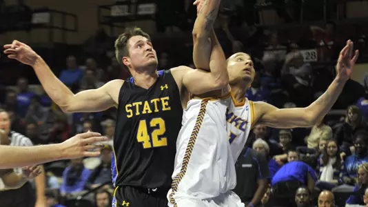 Jacks win sixth in a row, down Western 62-50