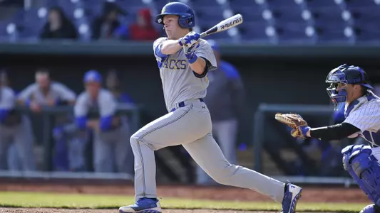 Southern upends Jacks, 10-4