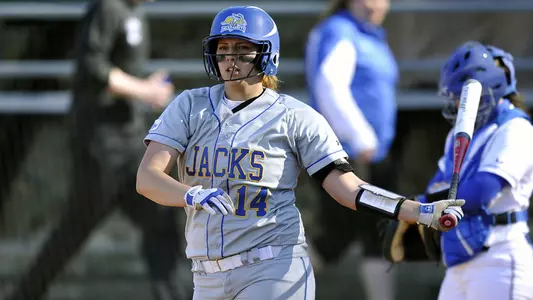 Softball Wins Two in Florida