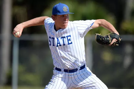 Jackrabbits open Summit play at Omaha