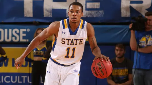 Streaks Extended in Win over Western Illinois