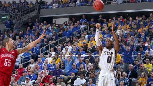 Jacks Dispatch Coyotes, Advance to Summit Finals