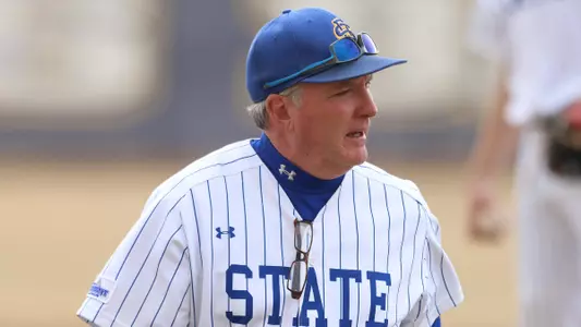 Jackrabbits hang on for 5-4 win over NDSU