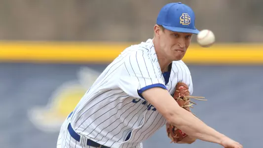 Jacks drop series opener to 'Dons