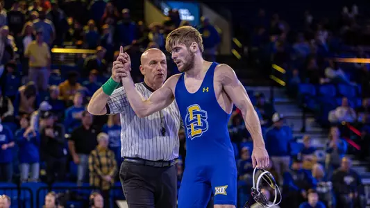 Drake Rhodes vs. Augoe