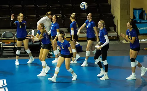 Volleyball bench celebration 092024