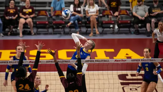 Sydni Schetnan at Minnesota 091425