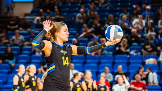 Alia Schlimgen serve 092425