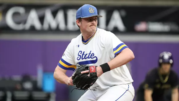 South Dakota State right-handed pitcher Drew McDowell gets ready to throw a pitch home in action March 6, 2026, against Northwestern in action at the Cambria Classic played at U.S. Bank Stadium in Minneapolis, Minnesota.