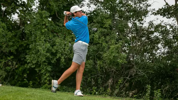 Drew Teeter teeing off