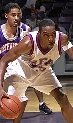 Skip Jackson scores 20 points to lead men's hoops on Monday.