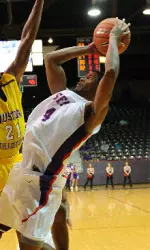 Walt Harris scored a career-high 20 points to lead SFA past Cal State Fullerton Saturday