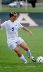 Freshman Kylie Louw scored the game-winner in Friday's 1-0 victory at Houston
