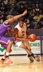Walt Harris scored 10 points in Saturday's loss at Southeastern Louisiana
