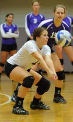 Madison Hanlan had 17 digs in Saturday's loss at UTSA.