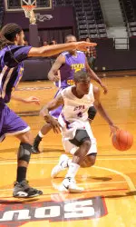 Hal Bateman had eight points and three steals in SFA's loss at Oregon.