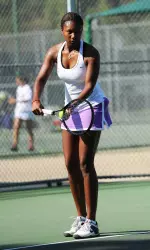 Rachel Pierce earned a three-set win over Texas State's Pippa Carr.