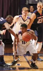 Sophomore Trey Pinkney and SFA to play UNC-Wilmington on Friday.