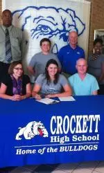Crockett's Ann Holcomb signs with SFA.